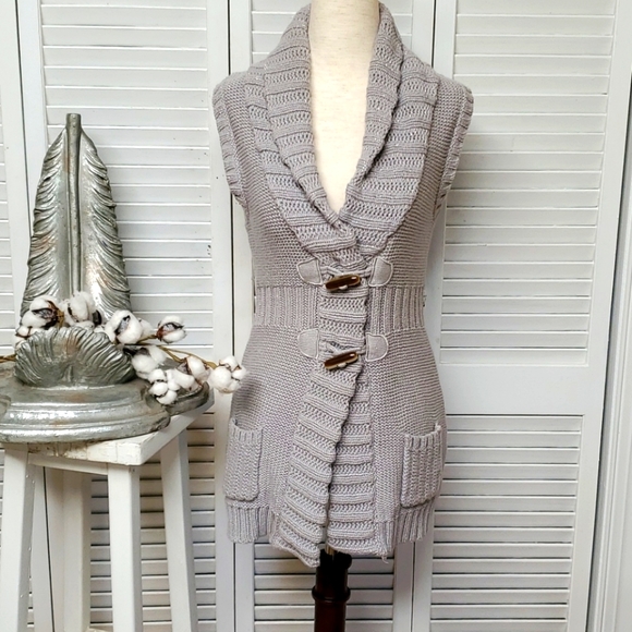 Anthropologie Sweaters - Anthropologie Brand If It Were Me Size L Toggle Sweater Vest